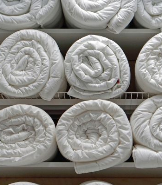 Pūkinė antklodė ar jos imitacija — kaip atskirti tikrą kokybę nuo pigesniojo varianto Pūkinė antklodė ar jos imitacija — kaip atskirti tikrą kokybę nuo pigesniojo varianto