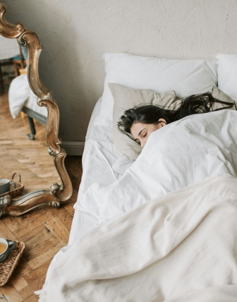 Mako satino patalynės priežiūra: trumpas gidas