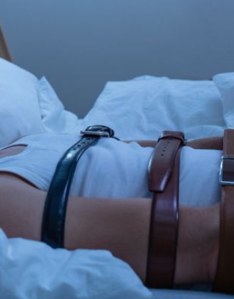 Miego paralyžius: kas tai, kodėl atsiranda ir ar pavojinga?