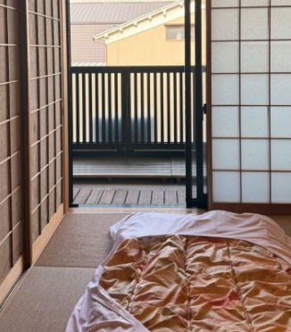 Kodėl japonai miega ant grindų ir ko galime iš to pasimokyti Kodėl japonai miega ant grindų ir ko galime iš to pasimokyti