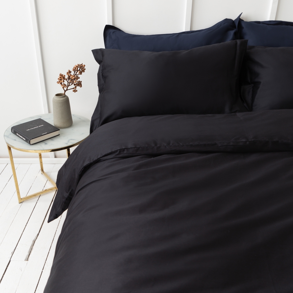 Premium satino audinys „Midnight“. Audiniai