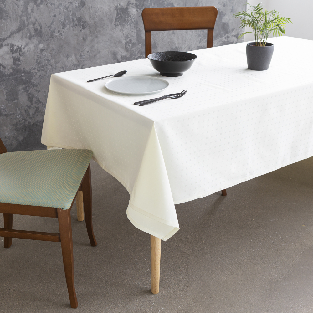 Staltiesė „Creamy square“. Medvilninės staltiesės, 140x240cm, 140x300 cm