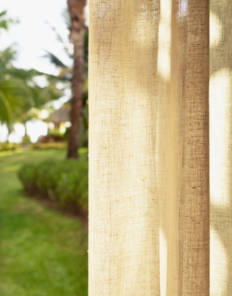 Lininiai tekstilės gaminiai: užuolaidos, staltiesės, dekoras