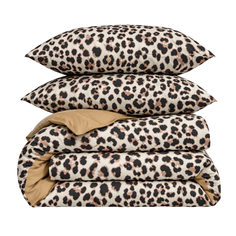 Dvigulė patalynė „Roar“. Flanelinė patalynė, 200x200 cm, 200x220 cm. Leopardo rašto patalynės komplektas su smėlio, rusvais ir juodais tonais. Dvigulė patalynė „Roar“. Flanelinė patalynė, 200x200 cm, 200x220 cm. Leopardo rašto patalynės komplektas su smėlio, rusvais ir juodais tonais.