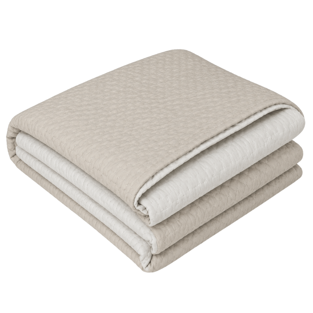 Dvipusė lovatiesė „Cream trapuntino Bedspread“. Pledai, 170x250 cm, 200x250 cm. Kreminė lovatiesė su smulkiais stačiakampių raštais. Dvipusė lovatiesė „Cream trapuntino Bedspread“. Pledai, 170x250 cm, 200x250 cm. Kreminė lovatiesė su smulkiais stačiakampių raštais.