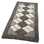 Kilimas „Brown Diamond Mosaic Rug“, 70x140 cm. Tamsiai rudas kilimas su šviesaus smėlinio stačiakampiais, išdėstytais įstrižai ir sudarančiais dinamišką geometrinį raštą. Kilimas „Brown Diamond Mosaic Rug“, 70x140 cm. Tamsiai rudas kilimas su šviesaus smėlinio stačiakampiais, išdėstytais įstrižai ir sudarančiais dinamišką geometrinį raštą.