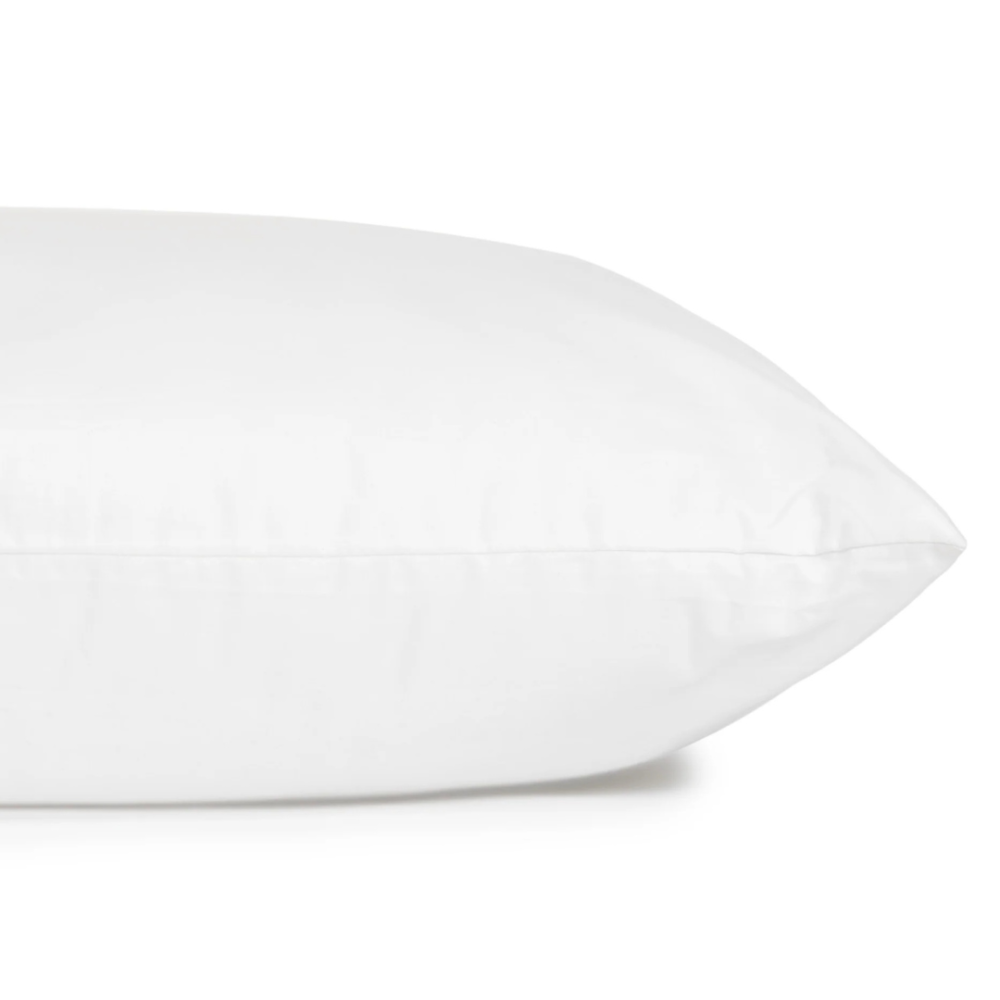 Pagalvė „Familon Original Pillow“. Paprasto dizaino balta pagalvė su subtilia tekstūra familon