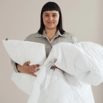 Pagalvė „Familon Superior Pillow“. Subtilaus balto atspalvio vienspalvė familon pagalvė