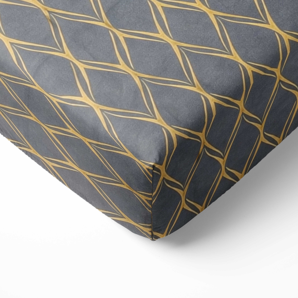 Paklodė be gumos „Cross“, 150x220 cm, 200x220 cm, 220x240 cm.