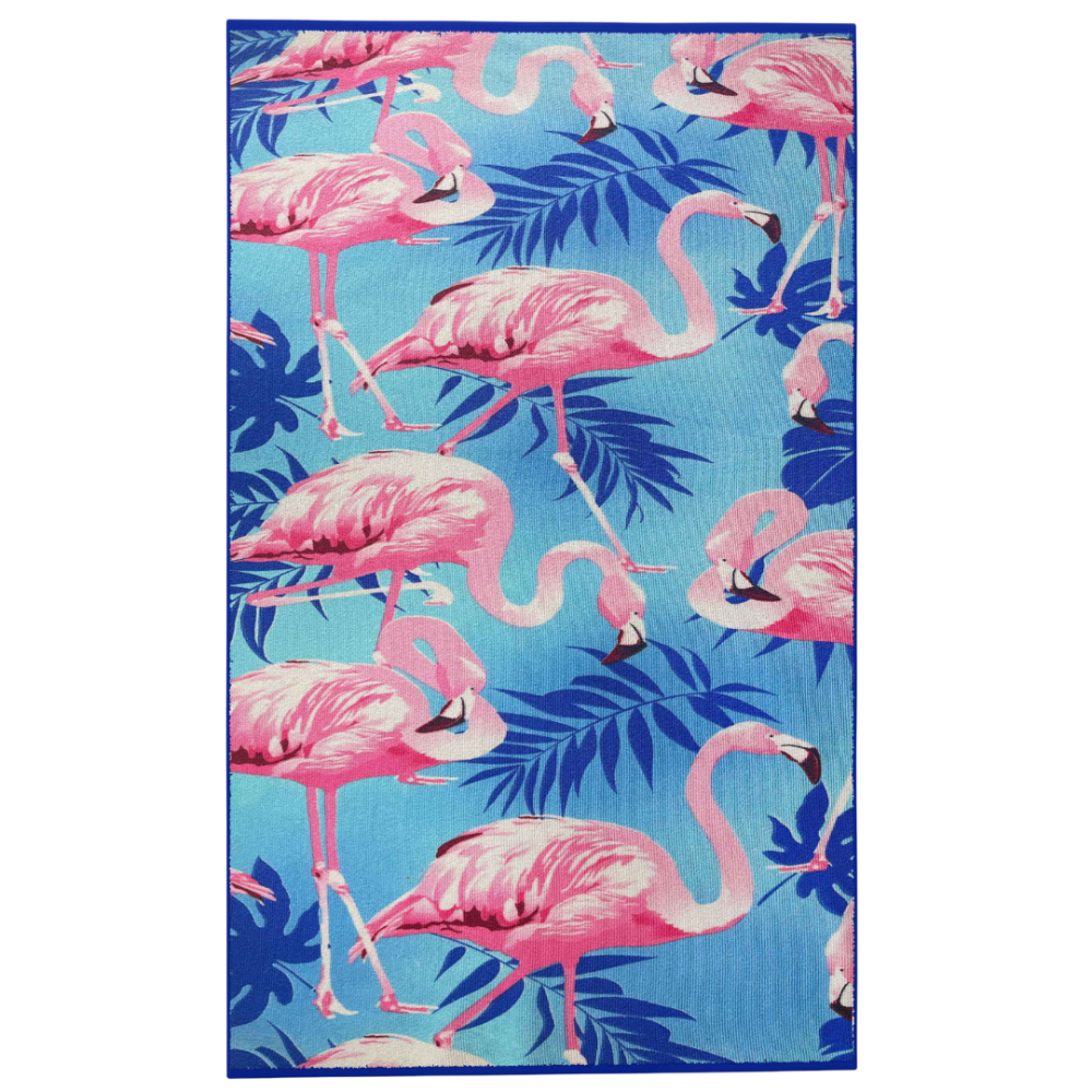 Paplūdimio rankšluostis „Flamingo“. Rankšluosčiai. Šviesiai mėlynas paplūdimio rankšluostis, papuoštas tamsiai mėlynais lapais ir rausvu flamingu, puikiai tinka spalvingai dienai paplūdimyje.