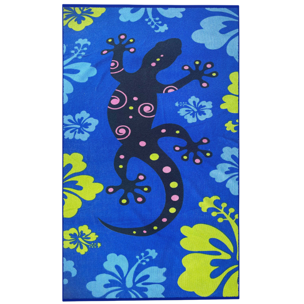 Paplūdimio rankšluostis „Lizard“. Rankšluosčiai. Tamsiai mėlynas paplūdimio rankšluostis su dideliu rausvos ir salotinės spalvos driežo raštu, kuris paplūdimio dienai suteiks žaismingumo.