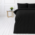 Patalynės komplektas „Black Stripes“. Juoda patalynė, 140x200 cm, 150x200 cm, 160x200 cm, 180x200 cm, 200x200 cm, 200x220 cm. Klasikinis juodas patalynės komplektas su juostelėmis, suteikiantis nesenstančią ir rafinuotą estetiką jūsų lovai. Patalynės komplektas „Black Stripes“. Juoda patalynė, 140x200 cm, 150x200 cm, 160x200 cm, 180x200 cm, 200x200 cm, 200x220 cm. Klasikinis juodas patalynės komplektas su juostelėmis, suteikiantis nesenstančią ir rafinuotą estetiką jūsų lovai.