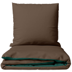 Patalynės komplektas „Brunette Juniper“. Žalia patalynė, 140x200 cm, 150x200 cm, 160x200 cm, 180x200 cm, 200x200 cm, 200x220 cm, 220x240 cm. Tamsiai žalias patalynės komplektas su rudomis pagalvėmis.