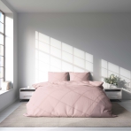 Patalynės komplektas „Crystal pink“. Patalynė viešbučiams, 140x200 cm, 200x200 cm, 200x220 cm. Gražus rožinis: jaukiai įsitaisykite su šiuo patalynės komplektu.