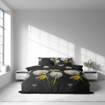 Patalynės komplektas „Dandelion Night“. Patalynės komplektai 140x200, 140x200 cm, 200x200 cm, 200x220 cm. Patalynė su subtiliu pienių ir gėlių dizainu, kontrastuojančiu su juodu fonu.