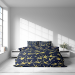 Patalynės komplektas „Dawn Botanical“. Patalynės komplektai 140x200, 140x200 cm, 160x200 cm, 200x200 cm, 200x220 cm. Elegantiškas tamsiai mėlynas patalynės komplektas su sudėtingais geltonų šakų raštais, puikiai tinkantis stilingam ir ramiam miegamajam.