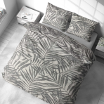 Patalynės komplektas „Palm Drift“. Patalynės komplektai 140x200, 140x200 cm, 160x200 cm, 200x200 cm, 200x220 cm. Šviesių spalvų patalynės komplektas su žaismingais palmėms skirtais dizainais, suteikiantis jūsų miegamojo erdvei vėjuotą, atostogų jausmą.