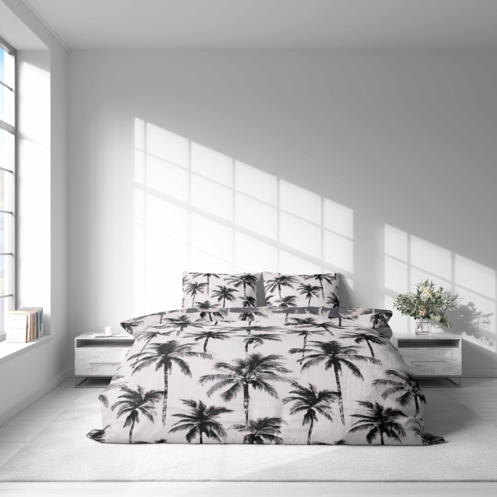 Patalynės komplektas „Palmora“. Pilka patalynė, 140x200 cm, 150x200 cm, 160x200 cm, 180x200 cm, 200x200 cm, 200x220 cm. Lengvo atspalvio pilkas patalynės komplektas dekoruotas kontrastingomis palmėmis.
