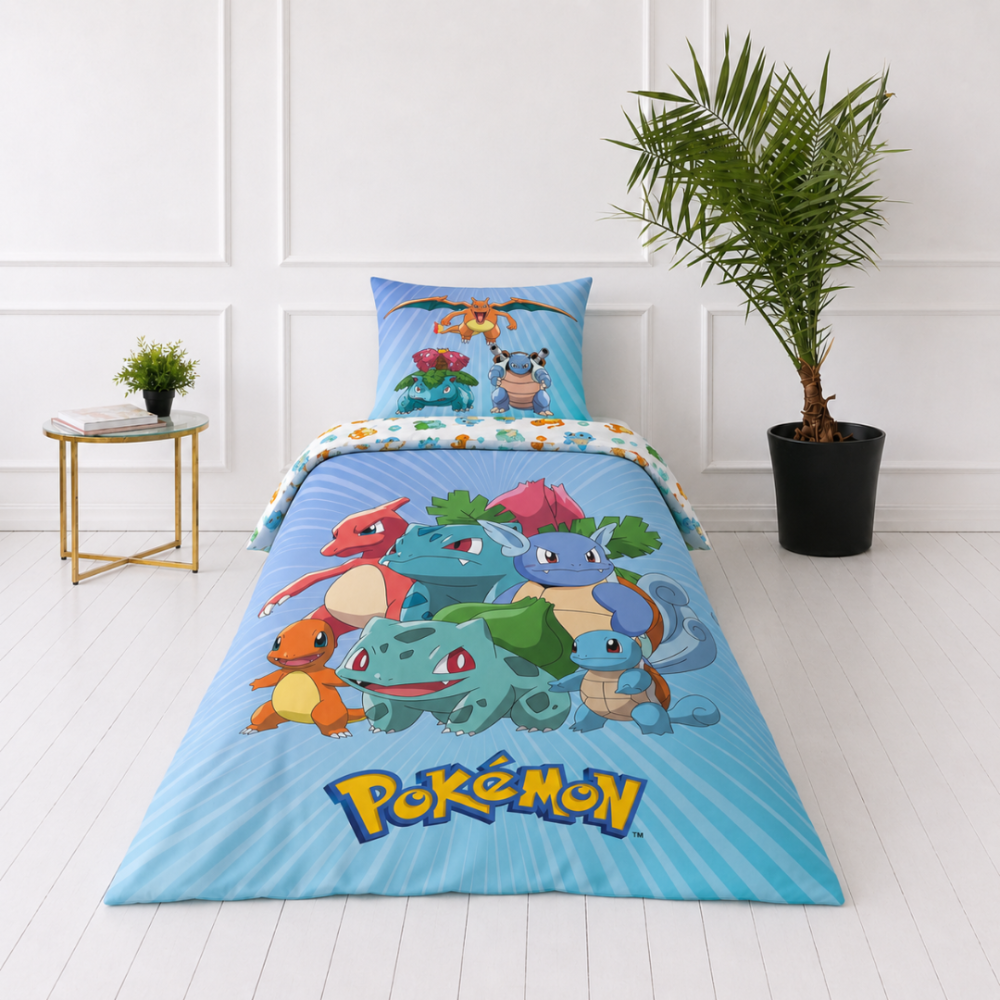 Patalynės komplektas „Pokemon“. Medvilninė patalynė, 135x200 cm. Mėlynų atspalvių patalynės komplektas su dideliais spalvingais pokémon personažų piešiniais. Patalynės komplektas „Pokemon“. Medvilninė patalynė, 135x200 cm. Mėlynų atspalvių patalynės komplektas su dideliais spalvingais pokémon personažų piešiniais.