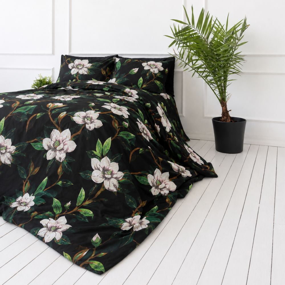 Patalynės komplektas „Soft Magnolia“. Žalia patalynė, 140x200 cm, 150x200 cm, 160x200 cm, 180x200 cm, 200x200 cm, 200x220 cm, 220x240 cm. Šiuolaikinis ir stilingas patalynės komplektas su baltais magnolijų žiedais. Patalynės komplektas „Soft Magnolia“. Žalia patalynė, 140x200 cm, 150x200 cm, 160x200 cm, 180x200 cm, 200x200 cm, 200x220 cm, 220x240 cm. Šiuolaikinis ir stilingas patalynės komplektas su baltais magnolijų žiedais.