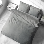 Pliušo patalynė „Minky Grey Solid“. Patalynės komplektai 200x220, 200x220 cm. Vienodai pilkos patalynės atspalvis sukuria subtilų ir modernų atmosferos foną.