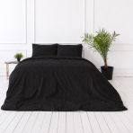 Premium satino patalynės komplektas „Black Stripe Sateen“. Raštuota patalynė, 140x200 cm, 200x200 cm. Klasikinė juoda patalynė su plonais vertikaliais dryžiais. Premium satino patalynės komplektas „Black Stripe Sateen“. Raštuota patalynė, 140x200 cm, 200x200 cm. Klasikinė juoda patalynė su plonais vertikaliais dryžiais.