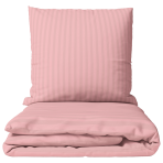 Premium satino patalynės komplektas „Seashell Pink Stripe Sateen“. Patalynės komplektai 150x200, 140x200 cm, 150x200 cm, 160x200 cm, 180x200 cm, 200x200 cm, 200x220 cm, 220x240 cm. Rožinės koralinės spalvos dryžuotas patalynės komplektas švelniame interjere