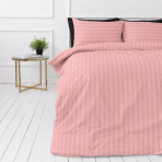 Premium satino patalynės komplektas „Seashell Pink Stripe Sateen“. Patalynės komplektai 150x200, 140x200 cm, 150x200 cm, 160x200 cm, 180x200 cm, 200x200 cm, 200x220 cm, 220x240 cm. Švelniai koralinės rožinės spalvos satininis patalynės komplektas