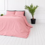 Premium satino patalynės komplektas „Seashell Pink Stripe Sateen“. Patalynės komplektai 150x200, 140x200 cm, 150x200 cm, 160x200 cm, 180x200 cm, 200x200 cm, 200x220 cm, 220x240 cm. Rožinio koralo atspalvio patalynė su subtiliomis satino juostomis