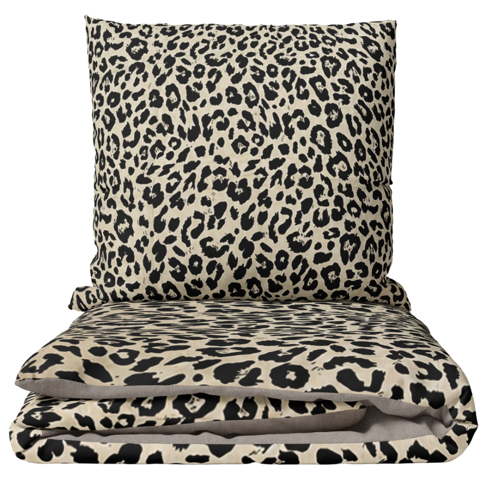 Satino patalynės komplektas „Exotic Leopard“. Raštuota patalynė, 140x200 cm, 200x200 cm, 200x220 cm. Kreminė patalynė su juodu leopardo raštu Satino patalynės komplektas „Exotic Leopard“. Raštuota patalynė, 140x200 cm, 200x200 cm, 200x220 cm. Kreminė patalynė su juodu leopardo raštu