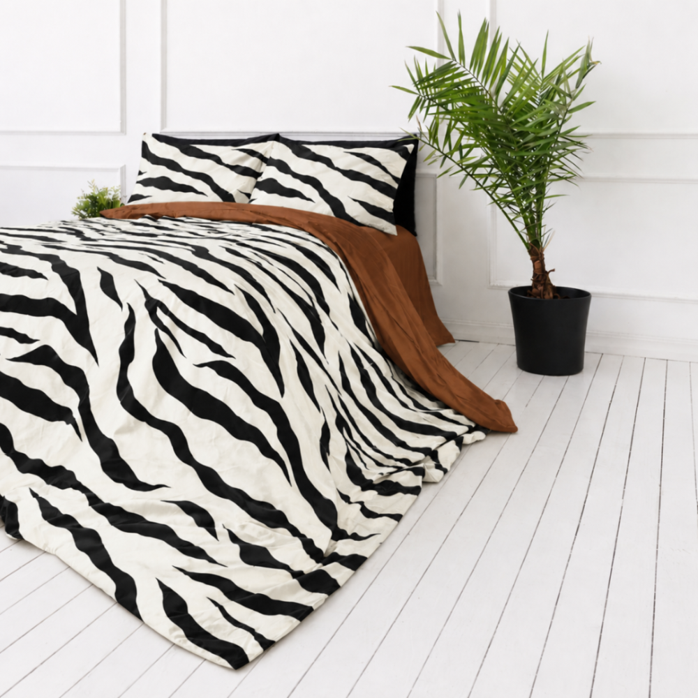 Satino patalynės komplektas „Exotic Zebra“. Balta patalynė, 140x200 cm, 200x200 cm, 200x220 cm. Balta patalynė su ryškiomis juodomis zebro tipo juostomis Satino patalynės komplektas „Exotic Zebra“. Balta patalynė, 140x200 cm, 200x200 cm, 200x220 cm. Balta patalynė su ryškiomis juodomis zebro tipo juostomis