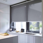 Tamsinantys Roletai „Roll dark grey blackout“. Užuolaidos, 60x200 cm, 80x200 cm, 100x200 cm, 120x200 cm, 140x200 cm, 160x200 cm, 180x200 cm. Tamsiai pilki užtemdymo roletai veiksmingai blokuoja šviesą.
