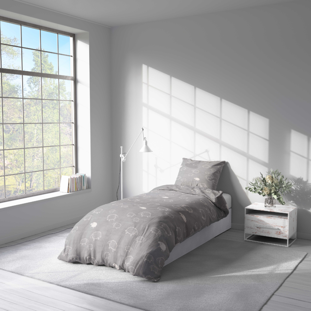 Viengulės patalynės komplektas „Lunar Sheep“. Pilka patalynė, 140x200 cm, 150x200 cm, 160x200 cm. Šviesiai pilka patalynė su minimalistiniu avių motyvu