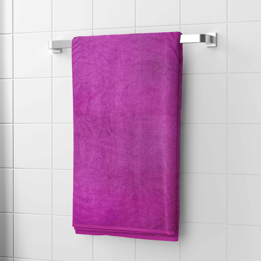 Vonios rankšluostis „Magenta“. Rankšluosčiai, 70x140 cm. Puošnus purpurinis rankšluostis suteikia ir stiliaus, ir komforto, kad maudymasis būtų panašus į spa.
