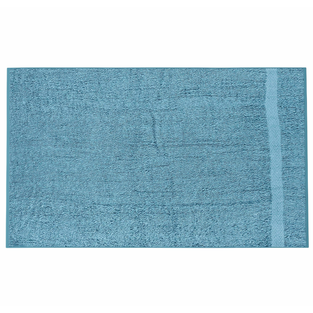 Vonios rankšluostis „Waterloo Economic Towel“. Rankšluosčiai, 60x35 cm, 100x45 cm. Blyškiai žydras rankšluostis moderne vonios kambario interjere